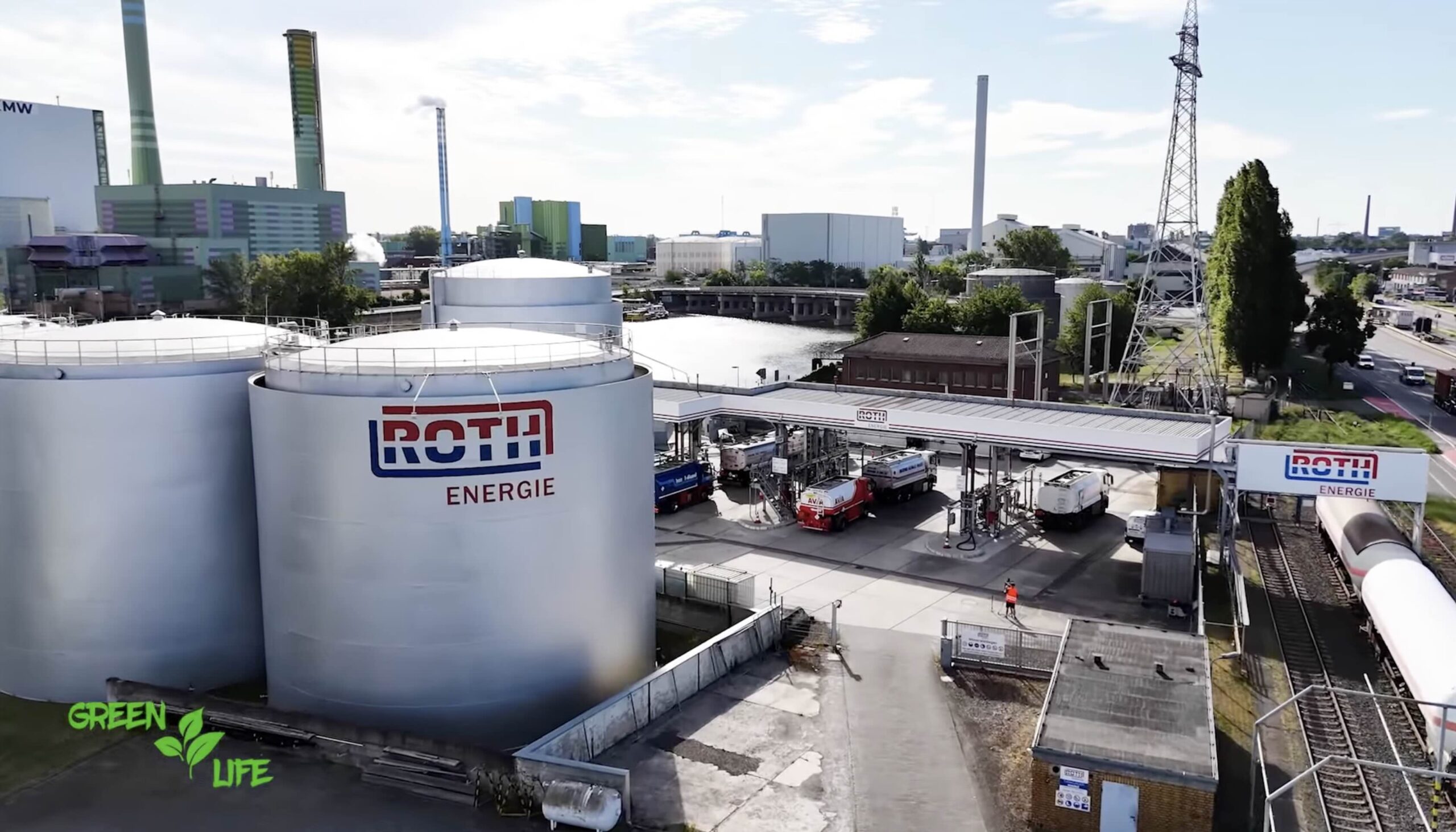 „Moleküle der Zukunft“ – ROTH Energie zeigt, wie HVO100 Mobilität klimafreundlicher macht